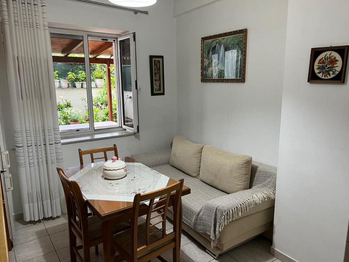 Goni Guest House Sarandë Buitenkant foto