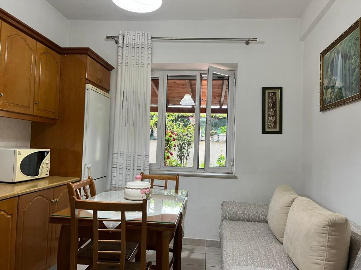 Goni Guest House Sarandë Buitenkant foto