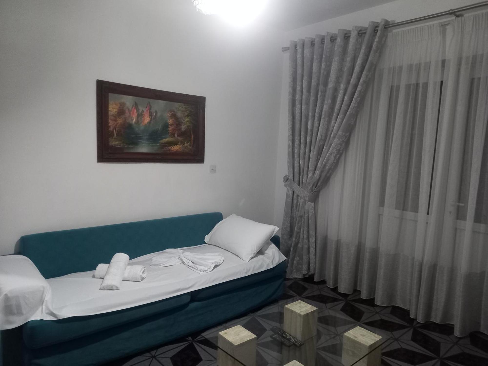 Goni Guest House Sarandë Buitenkant foto